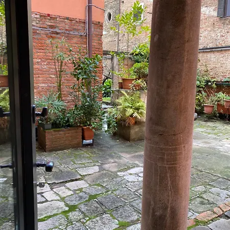 Dimora Boscolo, Zona Castello *